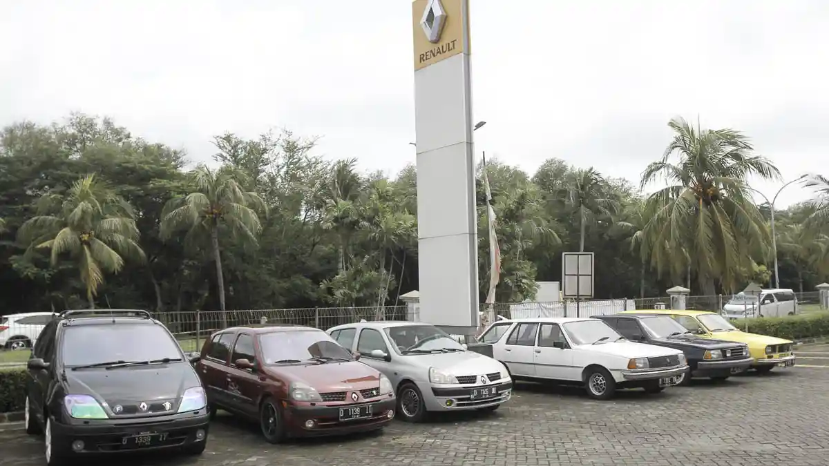 Foto - Komunitas Renault Indonesia Ulang Tahun Pertama, Selalu Didukung APM