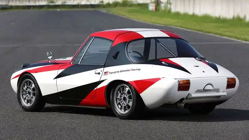 Foto - VIDEO: Restorasi Toyota Sport 800 Oleh Gazoo Racing