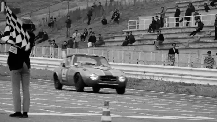 Foto - VIDEO: Restorasi Toyota Sport 800 Oleh Gazoo Racing