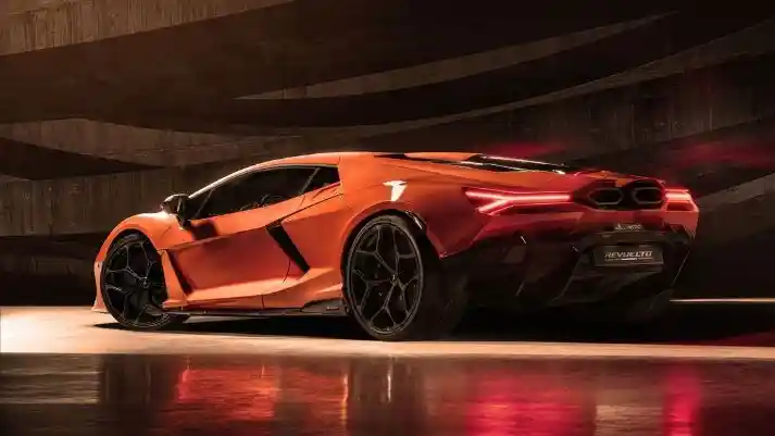 Foto - Revuelto, Suksesor Lamborghini Aventador Diperkenalkan
