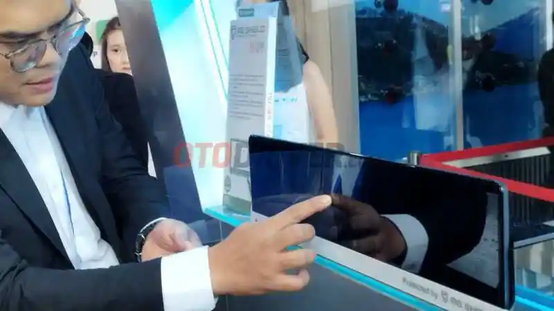 Foto - RG Shield Protective Film, Jurus Aman Lindungi Layar Sentuh 