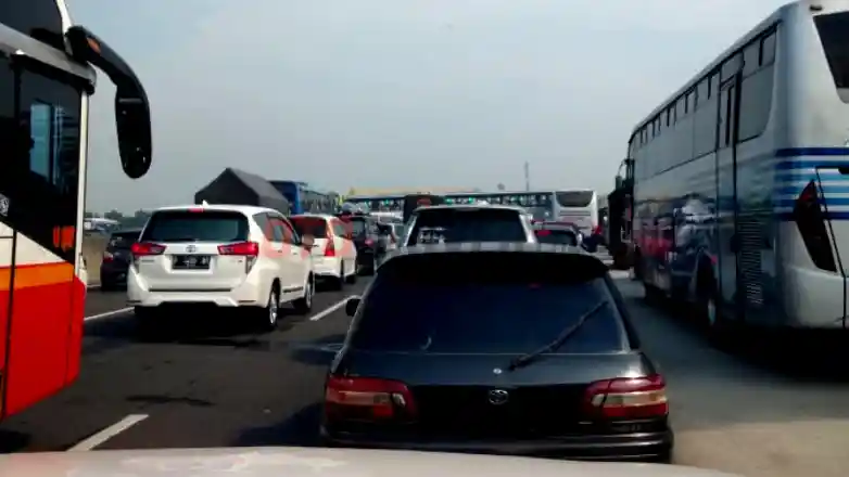 Berita - Ripple Effect Si Kemacetan Hantu