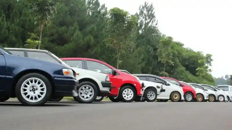 Foto - Komunitas Rally Look Indonesia Gelar Kumpul Akhir Tahun