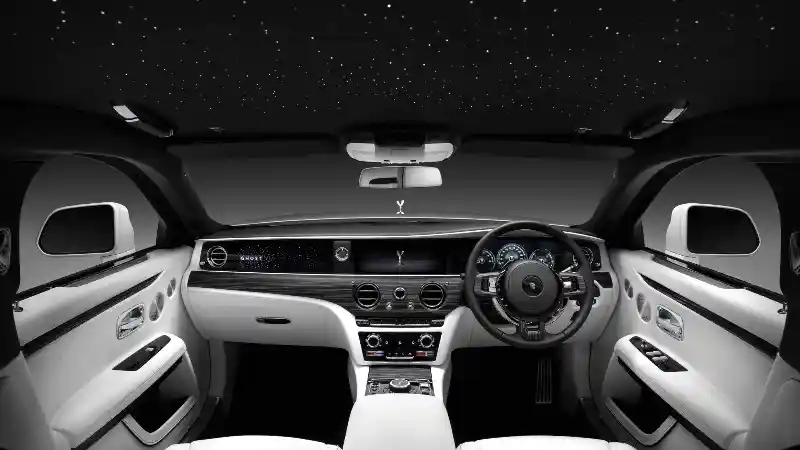 Foto - Rolls-Royce Ghost Terbaru Resmi Dijual, Harga Mulai Rp 4,8 Miliar