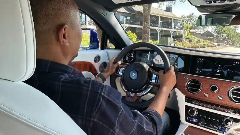 Foto - Menggunakan Penggerak Serupa BMW i7, Rolls-Royce Klaim Rasanya Berbeda