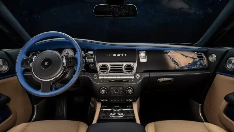 Foto - Rolls-Royce Tawarkan Mobil Khusus Sultan Timur Tengah. Ini Keunikannya?