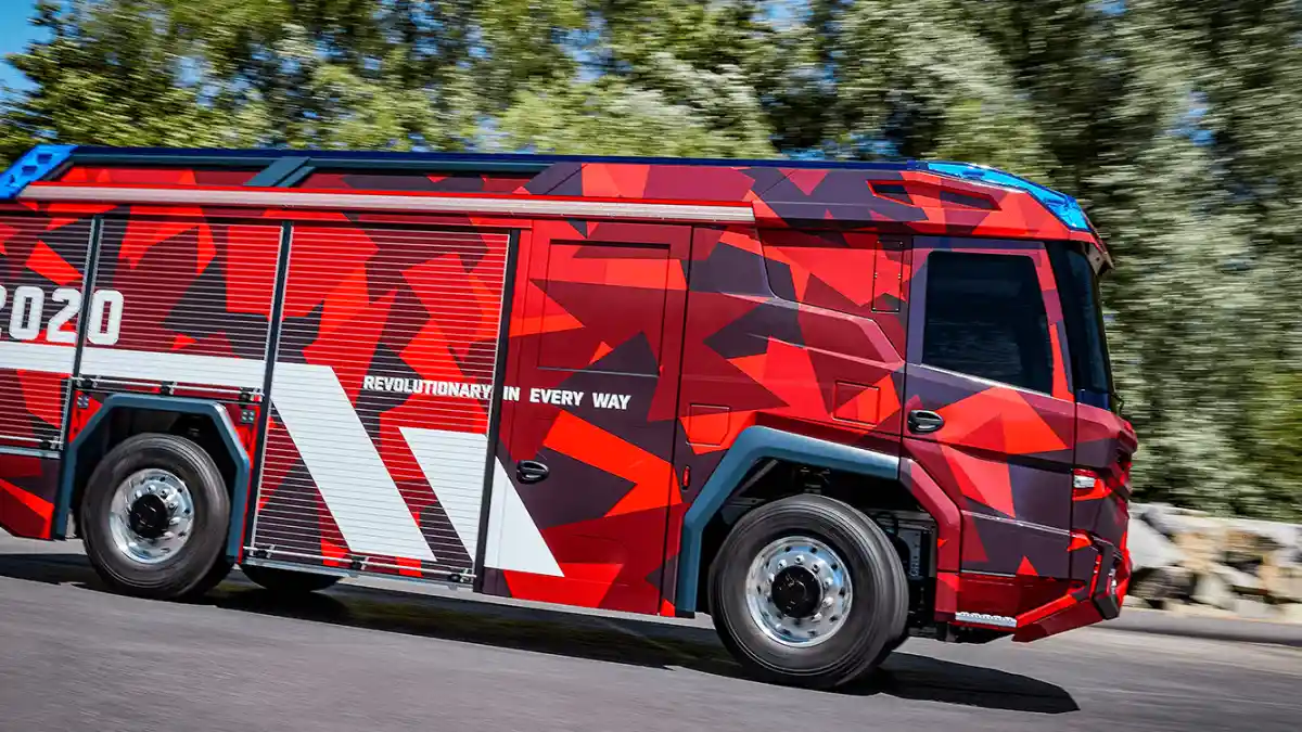 Truk - Rosenbauer Siap Kirim Truk Pemadam Berpenggerak Hybrid 