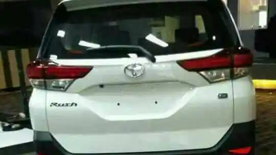 Berita - Rush-Terios Lepas Ban Serep di Pintu Bagasi? Ini Untung Ruginya