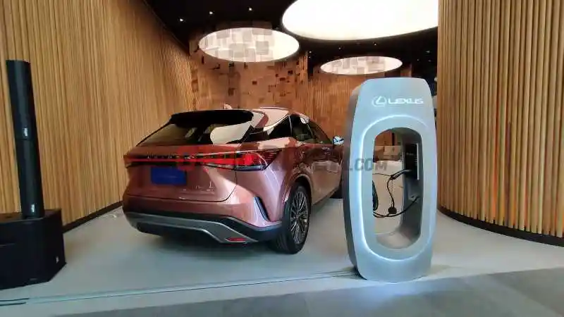 Foto - All New Lexus RX Series, Meluncur Usung Tiga Model Sekaligus 