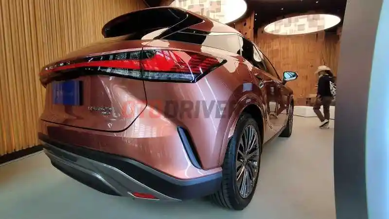 Foto - Mengenal Lebih Dekat Klan Lexus RX yang Baru Saja Meluncur