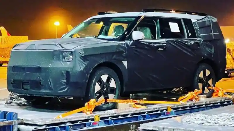 Berita - SUV Misterius Tertangkap Kamera Di Korea Selatan, Santa Fe Generasi Terbaru?