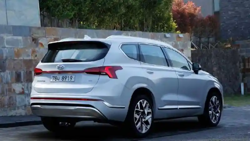 Berita - Hyundai Santa Fe 2021 Bakal Dijual Dalam Empat Varian, Simak Bocorannya