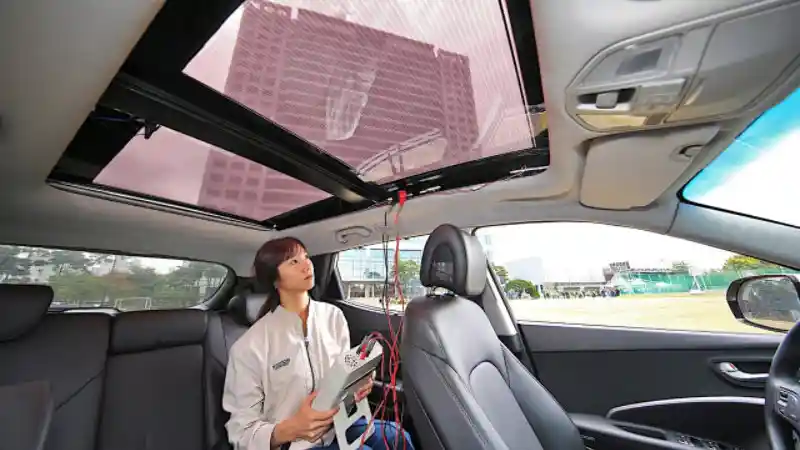 Foto - Hyundai Rancang Panoramic Roof Jadi Sumber Tenaga Listrik