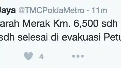 Foto - Tiang Rambu Arah Tol Jakarta-Merak Rubuh, Kini Sudah Bisa Dilalui