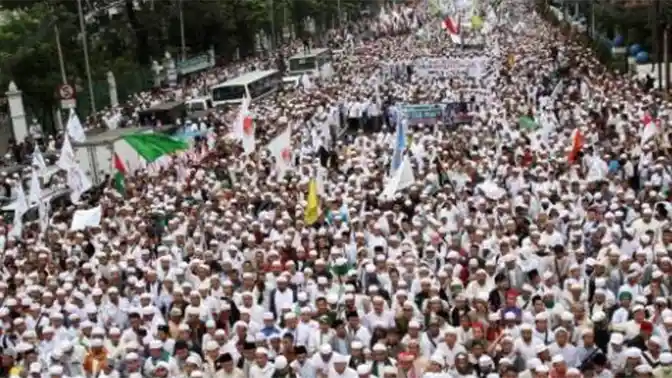 Foto - Ada Rencana Demo 2 Desember, Konsumen Tunda Terima Mobil Baru dari Dealer