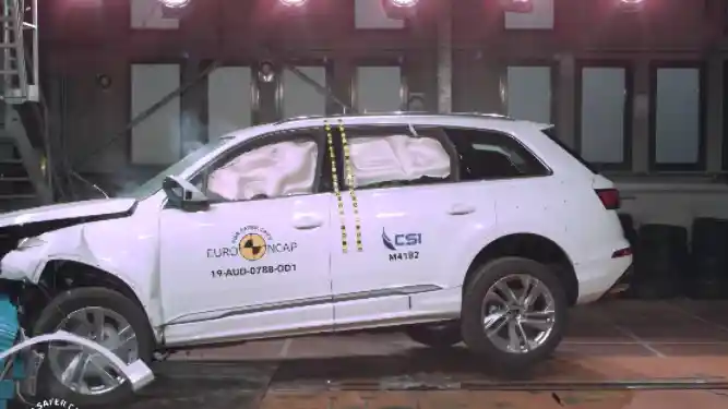 Crash Test - VIDEO: Crash Test Audi Q8 (Euro NCAP)