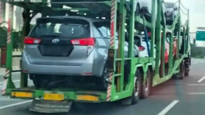 Berita - Penampakan Kijang Innova Facelift, Tapi Bukan Tipe Terendah