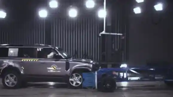 Crash Test - VIDEO: Crash Test Land Rover Defender (Euro NCAP)