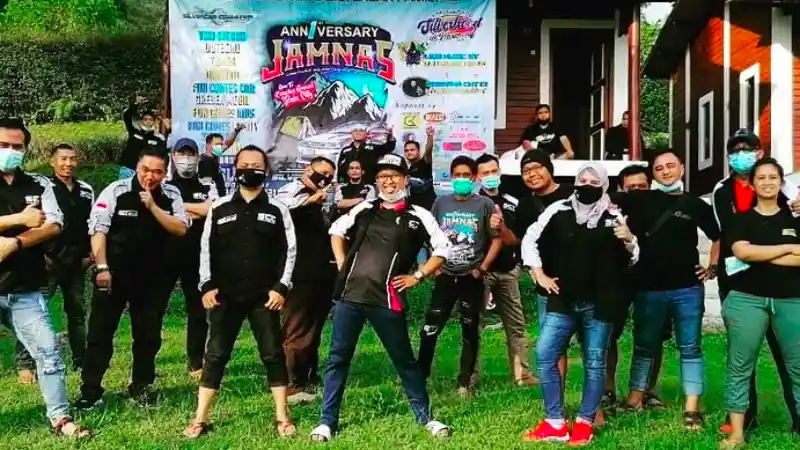 Berita - Komunitas Mobil Berkelir Silver Rayakan Hari Jadi Yang Pertama