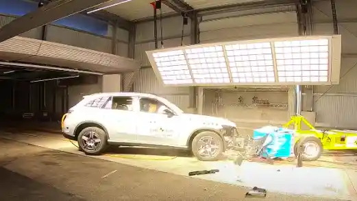Crash Test - VIDEO: Crash Test Mercedes-Benz GLC (Euro NCAP)