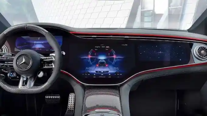 Foto - Interior Mercedes-Benz E300 Generasi Mendatang Dilengkapi Layar Lebar dan Bisa untuk Tik-Tok