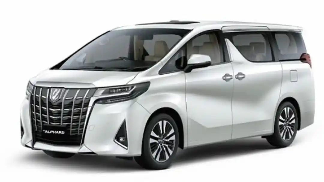Foto - Komparasi Spesifikasi Lexus LM VS Toyota Alphard