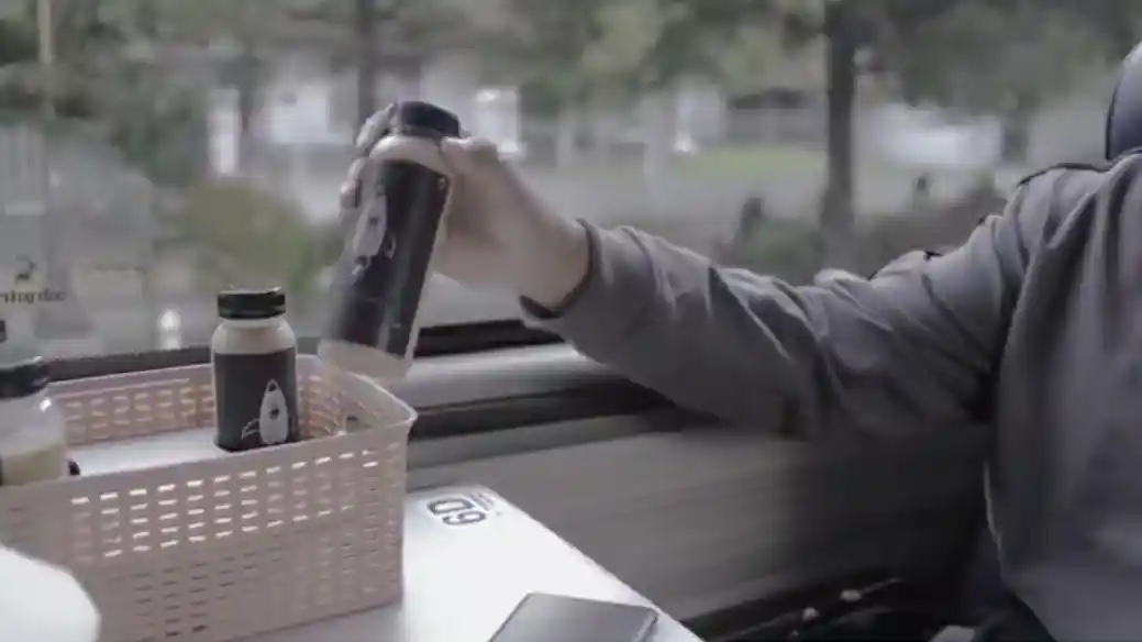 Foto - Mau Berkeliling Kota Solo Sambil Ngopi? Bisa Pilih Bus Mata Trans Ini