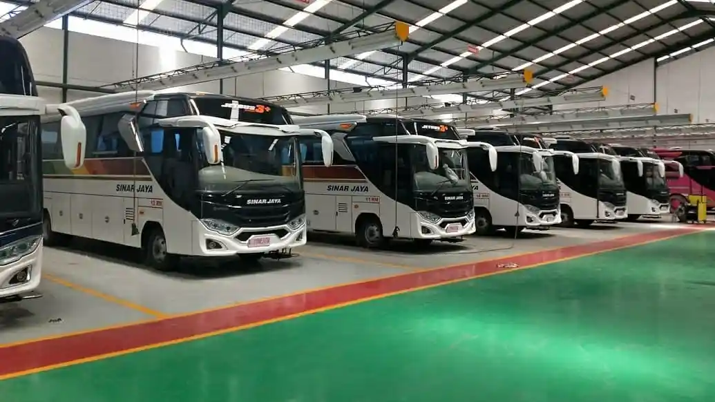 Truk - Bus Baru PO Sinar Jaya, Pakai Jetbus 3+ Medium Bermesin Mercy