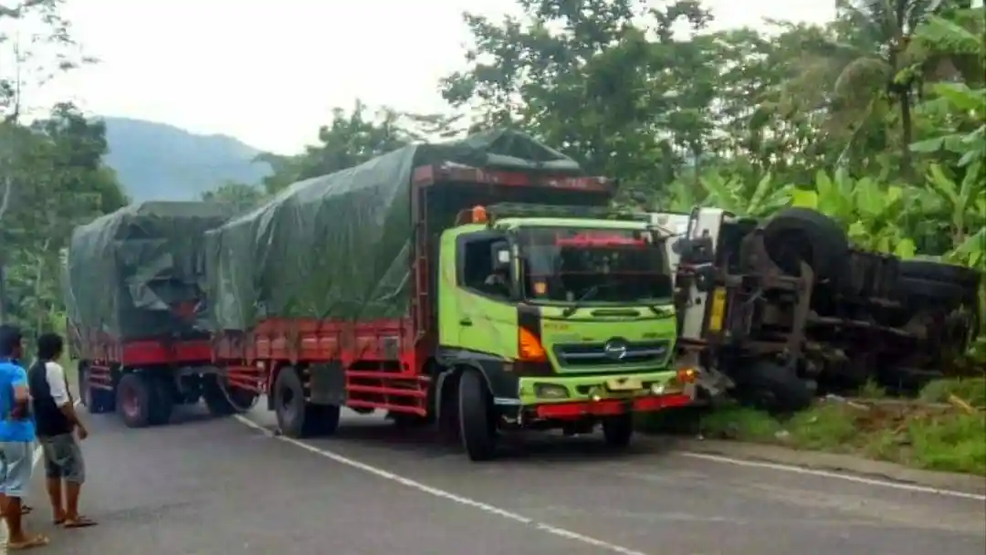Berita - Ternyata Banyak Kerugian Dari Operasional Truk ODOL