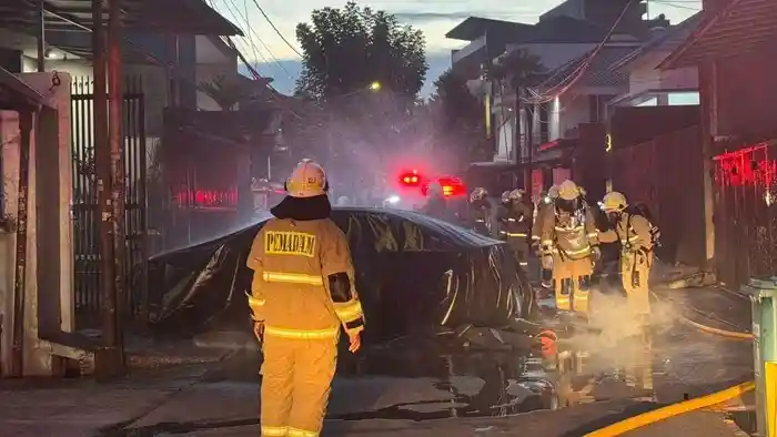 Foto - Seal Terbakar Di Jakarta Barat, BYD: Tunggu Hasil Investigasi