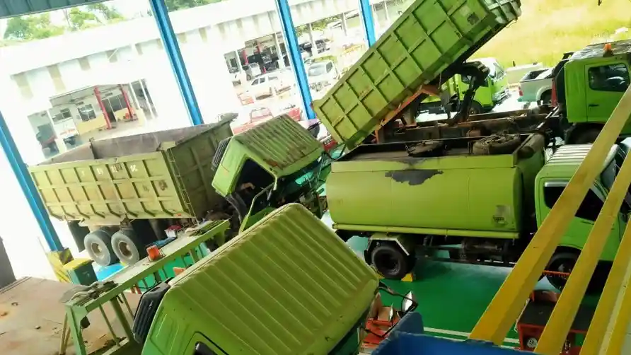 Berita - Tengok Fasilitas Bengkel Resmi Hino Sintang