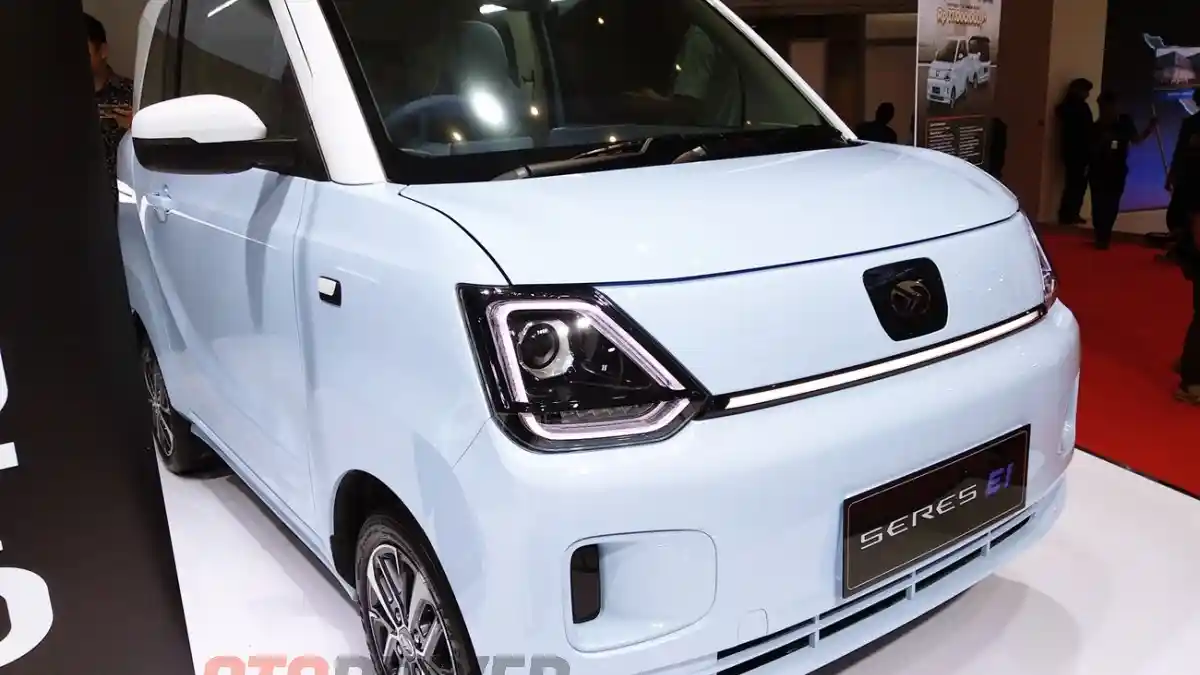 Foto - Seres Tampilkan E1 Versi Cargo Dan Two Tone