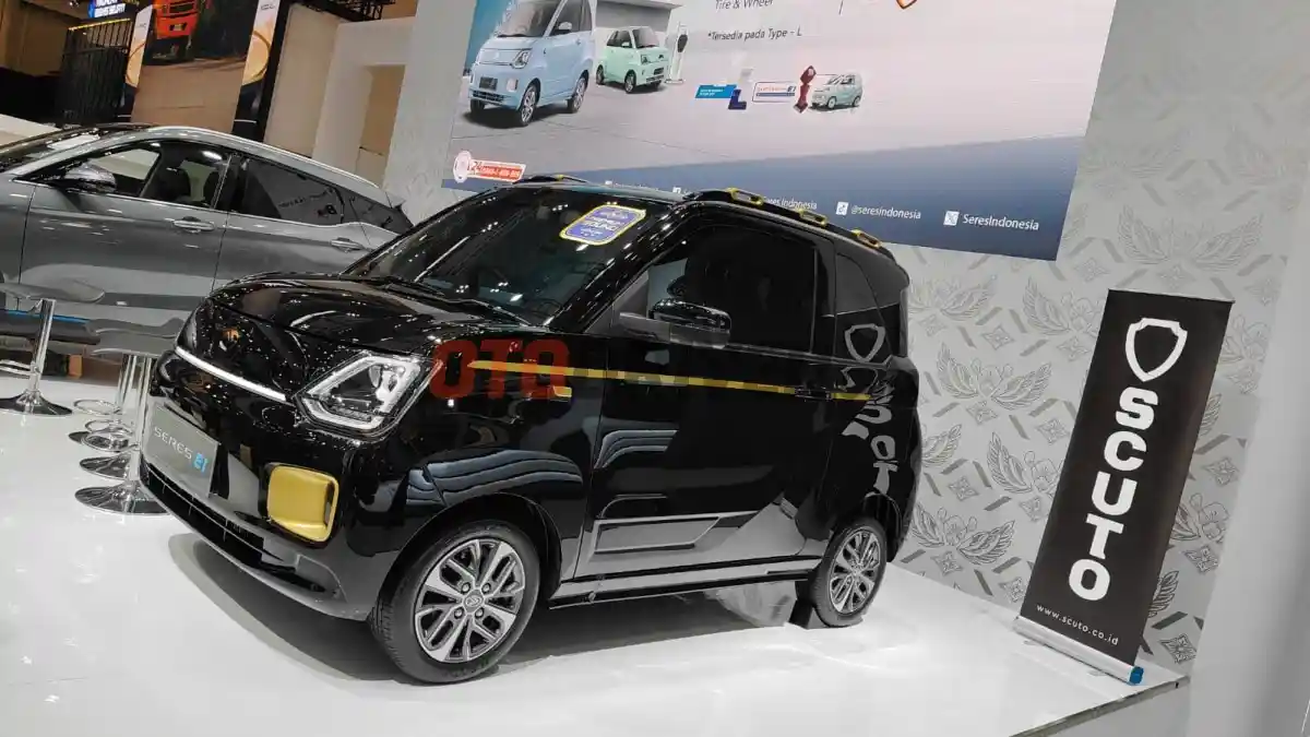 Foto - Seres e1 Signature Scuto Limited Black Edition X Venom Meluncur, Harga Rp 189 Juta