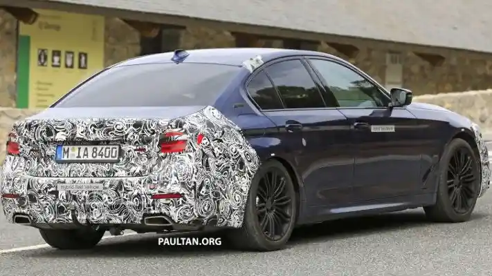 Foto - SPY SHOT: BMW Seri-5 Facelift PHEV