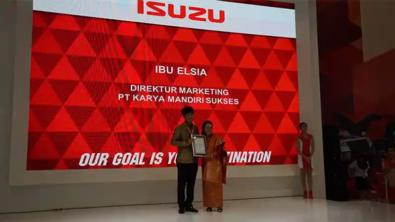 Berita - Isuzu : Serahkan Sertifikat Kepada 17 Industri Karoseri
