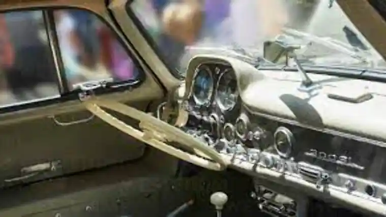 Foto - Tidak Hanya Smartphone Yang Bisa Dilipat, Hyundai Juga Bikin Setir Lipat