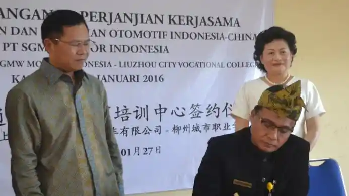 Berita - Serius Bangun Pabrik, Wuling Resmikan Sekolah Mekanik Andal