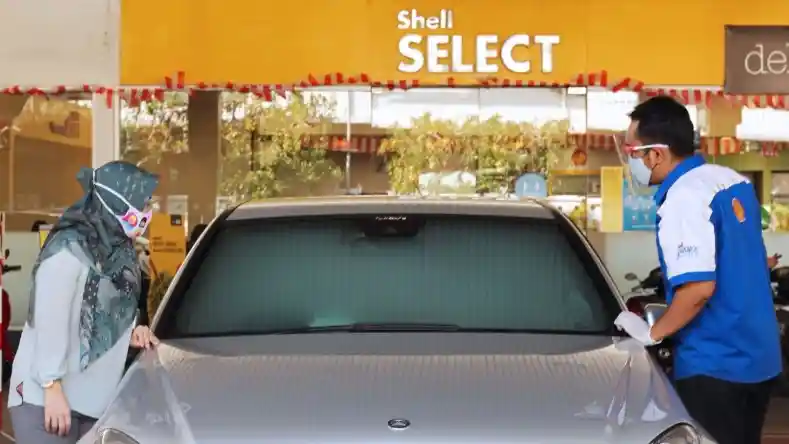 Berita - Shell Beri Layangan Desinfektan Dan Masker Di Hari Pelanggan Nasional