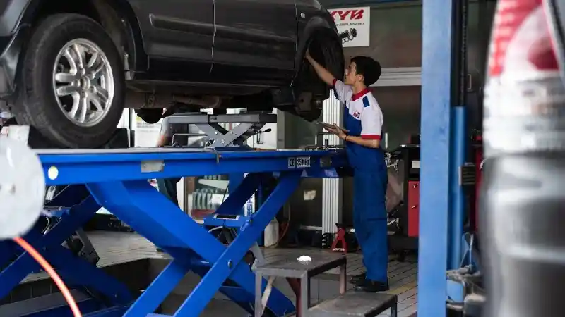 Foto - Menarik! Shop&Drive Diskon Ban, Oli, Aki dan shock absorber