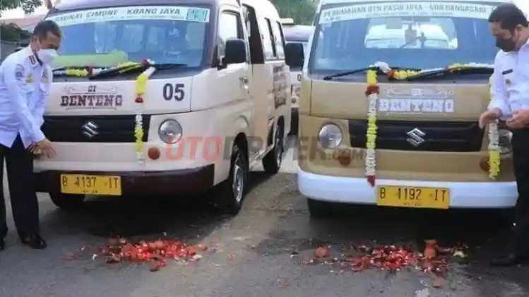 Berita - Si Benteng Angkot Retro Dari Tangerang