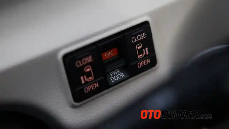 Foto - Kiat-Kiat Agar Pintu Sliding Elektrik Mobil Anda Awet