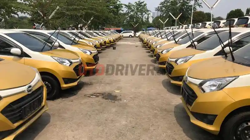 Foto - Ratusan Unit Sigra Tampak Siap Jadi Taksi