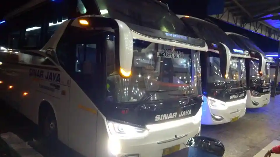 Bus - Ini Rasanya Mencoba Armada Baru PO Sinar Jaya, Rute Slawi-Jakarta