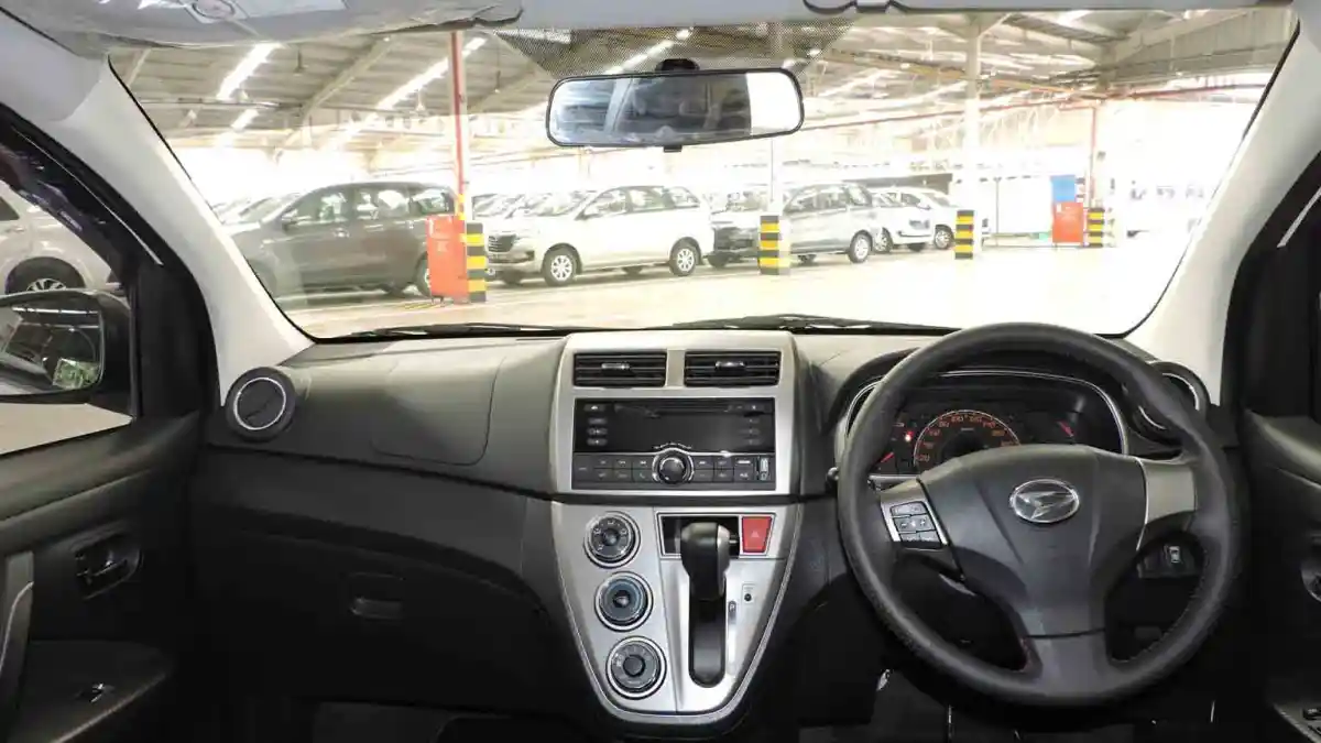 Foto - Daihatsu Sirion Sport 2016 Hadir, Harga Berselisih Rp 8,5 Juta