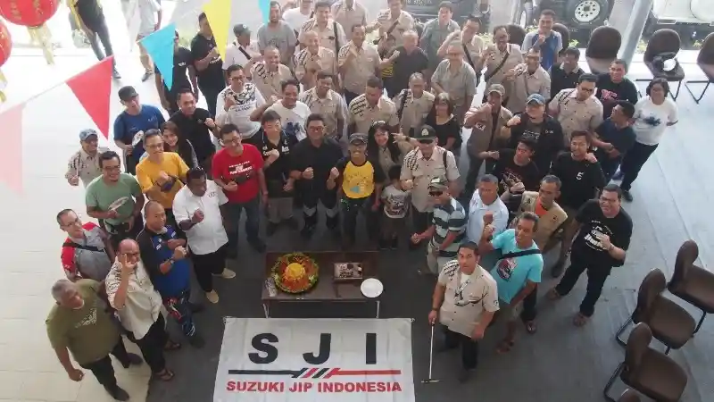 Foto - Suzuki Jip Indonesia Ulang Tahun Ke-16, Jadi Ajang Kumpul Lintas Generasi