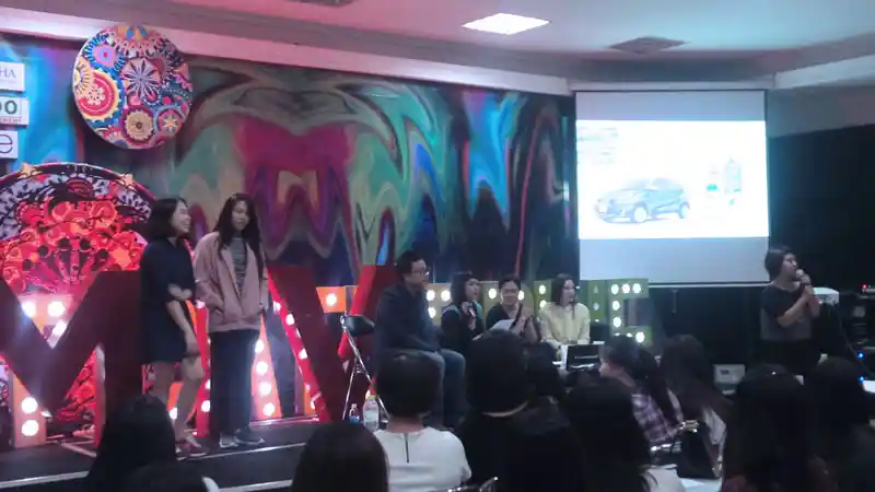 Berita - Nissan Gelar Sosialisasi MarchInvashion 2016 di Sekolah Mode