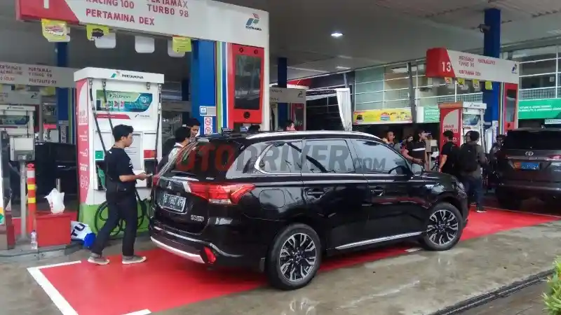 Foto - Pertamina Mulai Rintis "SPBU" Khusus Mobil Listrik