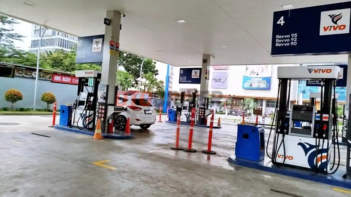 Foto - Harga Asli Pertalite Adalah Rp18.040 Per Liter
