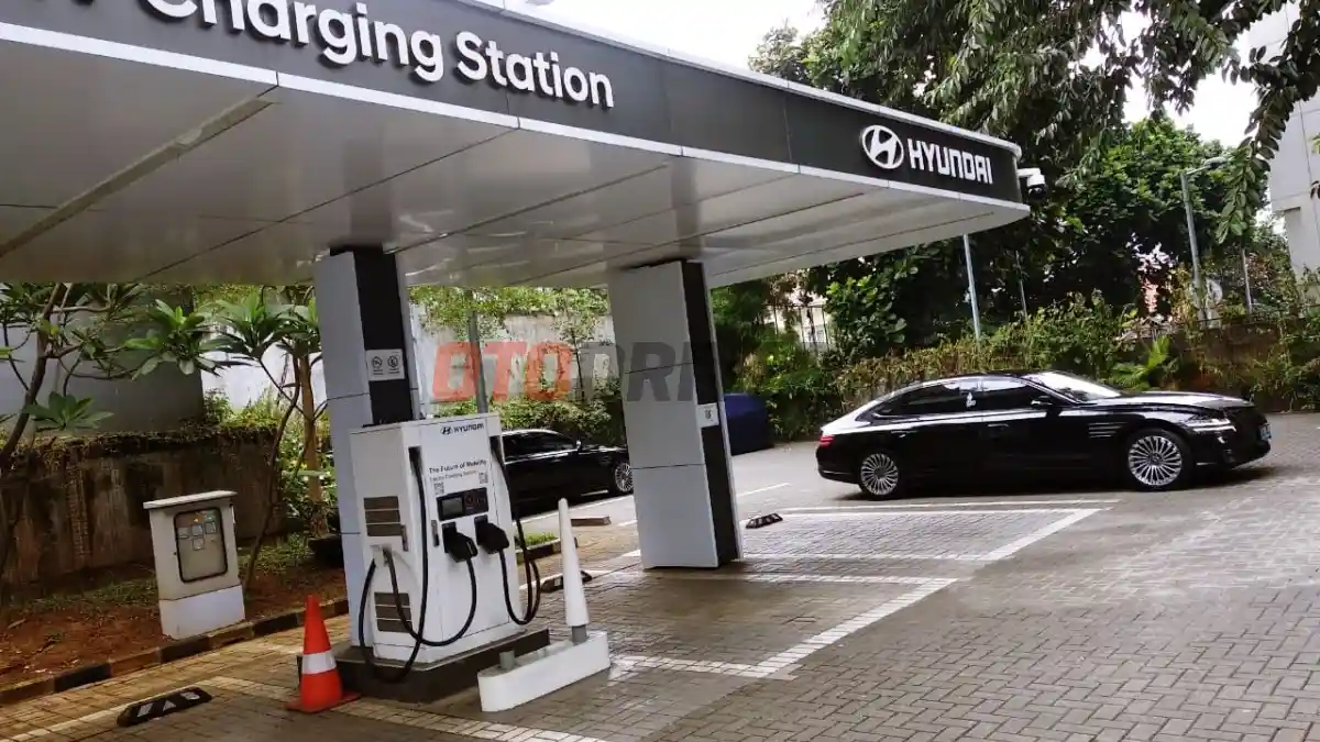 Foto - Ada 4.500 SPKLU Yang Disiagakan Selama Libur Nataru 2025