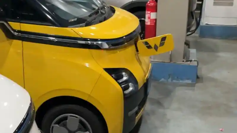 Berita - Masih Banyak Mobil Listrik Parkir Di SPKLU Tanpa Ngecas, Ini Contohnya